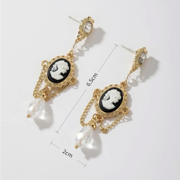 3/$18 Vintage Earrings - Picture 2 of 3